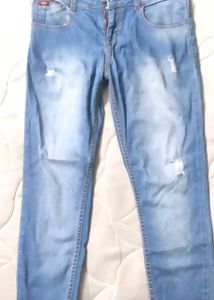 Light Wash Ripped Jeans