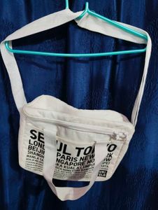 Uniqlo White Graphic Print Tote Bag