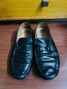 BLACK SHOES