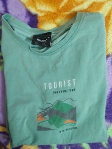Tourist Graphic T-shirt