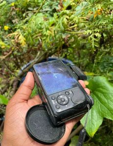 Sony Cyber-shot DSC-H20 Digital Camera