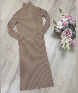 Elegant Knit Midi Dress