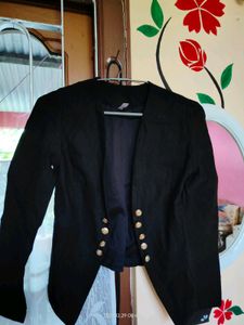 Stretchable washcoat or jacket