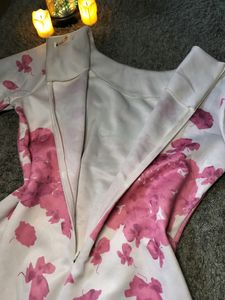 Designer&#39;s Formal Dress In Pink Colour 🩷🤍🤍