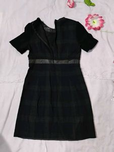 Checked Dress with Leather Accents(Bust-30)