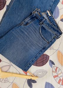 Levi’s Wide-Leg Jeans