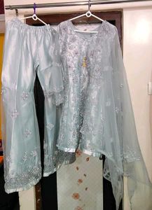 ✨ Elegant Silver Sara Dress – Like New!