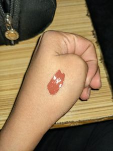 NYX  Intense Butter gloss(Chocolate Crepe)