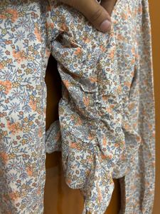 H&amp;m Floral Crop Top