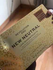 Beautiful Makeup Revolution London Eyeshadow Palet