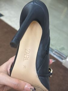 Black Chain Detail Boots