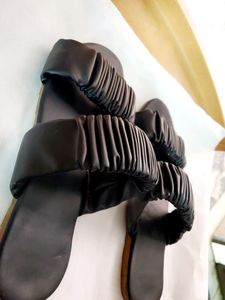 Women Black Flats