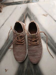 New Ucb Unisex Shoes Size 7