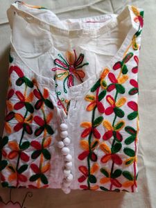 Floral Embroidered White Kurta