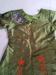 Beautiful Olive Colour Kurti With Dupatta
