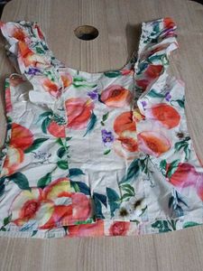 Absolutely New Floral Ruffle Top