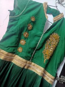 Emerald Green Evening Gown 💚🤍