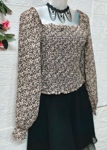 SizeM/L🎁Buy 2 Get 1 Free 🎁Floral Long Sleeve Top