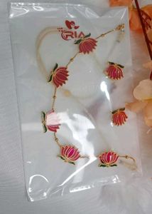 Lotus Design Necklace Set