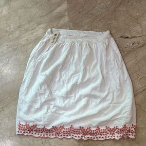 New White Skirt Comes With Linning