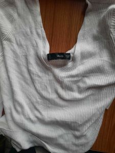 🚫White V-neck Ribbed Top