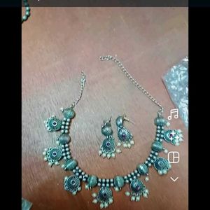 Choker Neckless