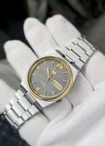 Vintage Seiko 5 Automatic Watch