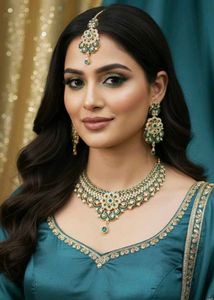 Elegant Emerald Jewelry Set