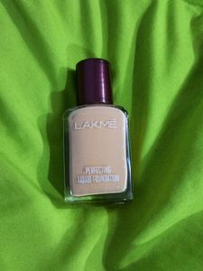Lakme Liquid Foundation | Natural Beige