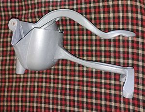 Hand press Fruits Juicer