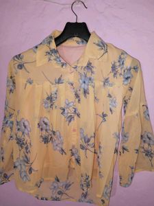 Light Yellow Top 💛