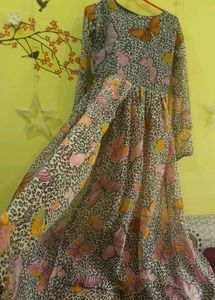 Beautiful Printed Slit Gown🦋