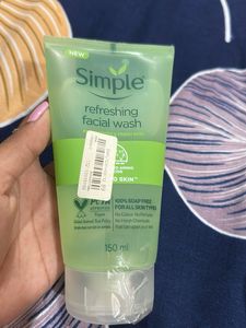Simple Refreshing Facial Wash