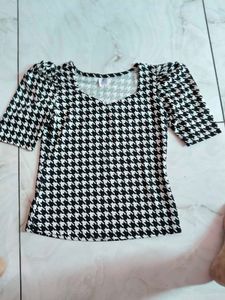 Houndstooth Puff Sleeve Top