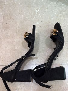 Brand new Bruno Manetti Heels 2inch