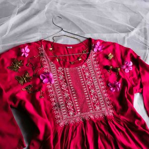 Pink Embroidered Top🌸💗