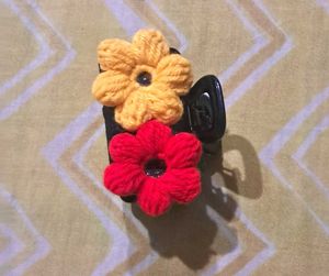 NEW - crochet Floral Hair Claw Clip
