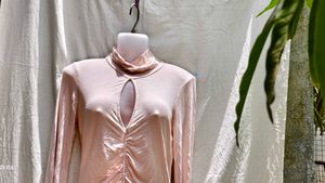 I. SEXY LONG RUCHED TOP