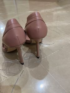 Zara Pumps (heels)
