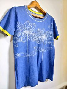 Blue Floral T-Shirt Size Small/ Medium