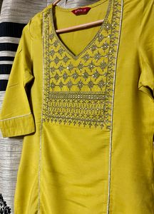 Embroidered Straight Kurta