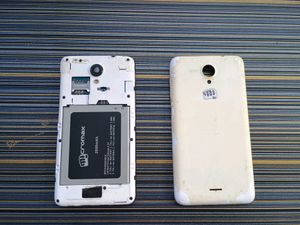Micromax Unite 2 (A106) + Realme XT Box