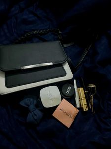 Crossbody Bag 💢only not the makeup stuff