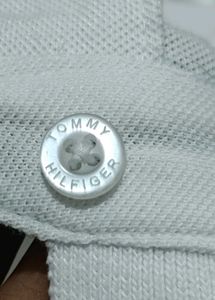 TOMMY HILFIGER WHITE TSHIRT