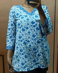 V-neck Short Kurti