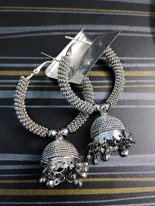 Set Of 2 Metal Earings