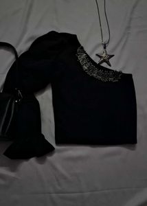 Chic Black One-Shoulder Top