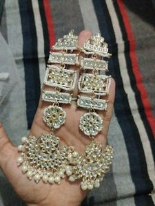 Elegant Kundan Tikka and Earring Set