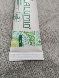 Melalumin lip lightener balm