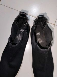 H&amp;M chelsea Boots Black Velvet Size 41